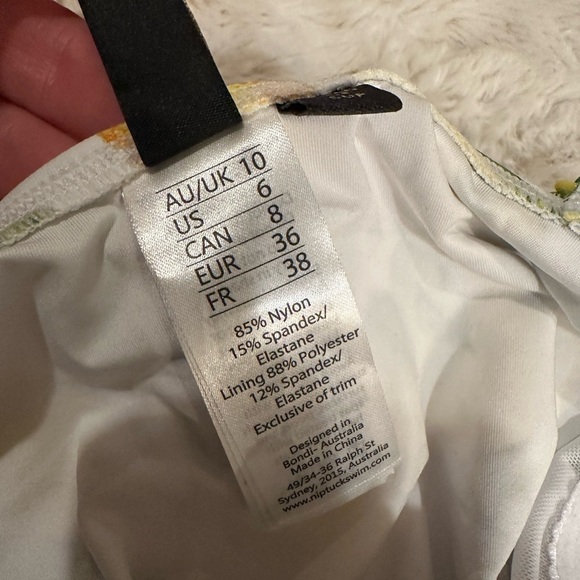 Nip Tuck Joanne One Piece Swimsuits- Size 6 - Picture 8 of 15